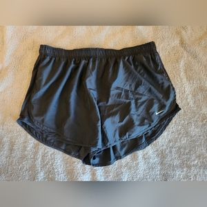 Nike Women's Athletic Shorts - Black